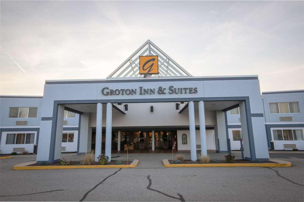 Groton Inn & Suites מראה חיצוני תמונה